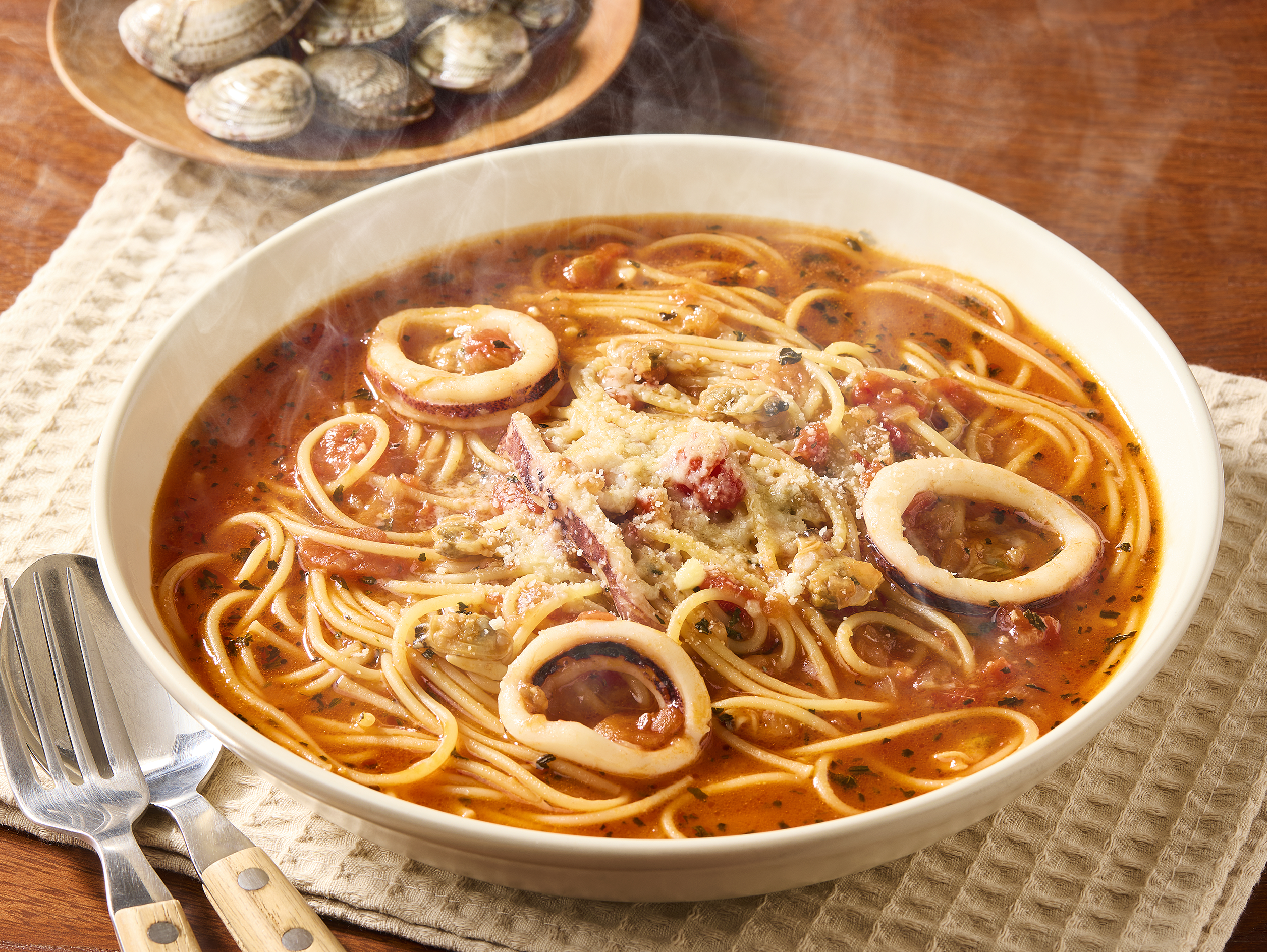 海の幸のトマトバジル スープパスタ