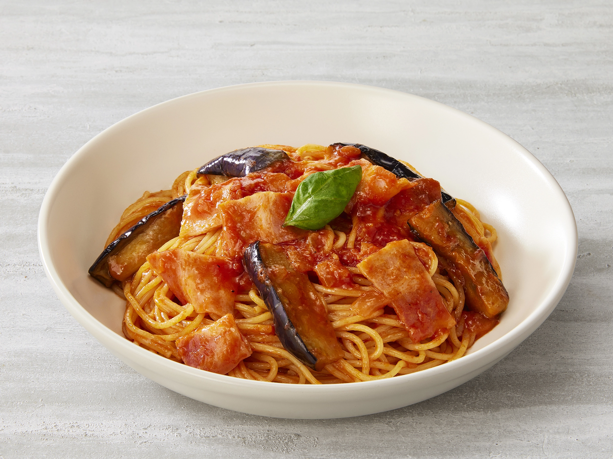 ナスとベーコンのトマトソース